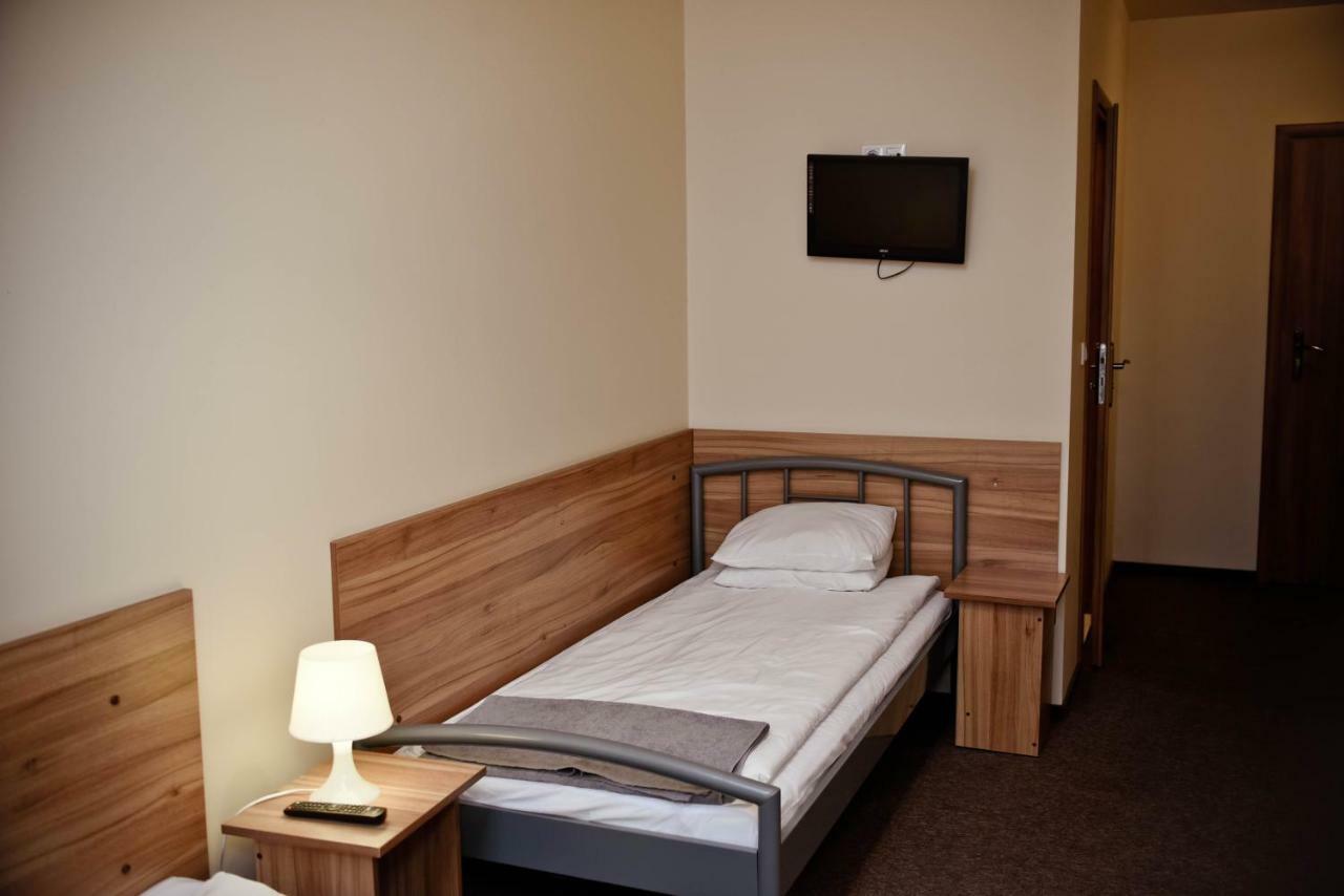 Kolumny 217- Tanie Noclegi Pracownicze, Parking Bezplatny Lodz  Exterior photo